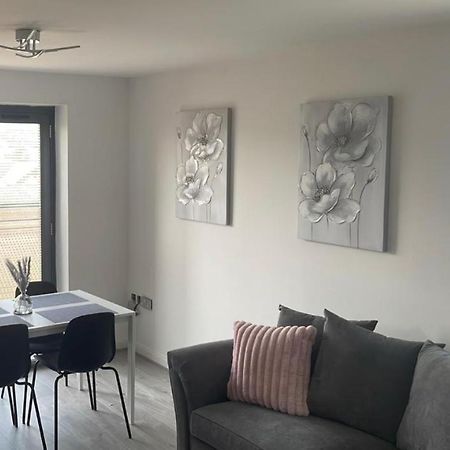 2 Bed Modern Apartment Swansea Dış mekan fotoğraf