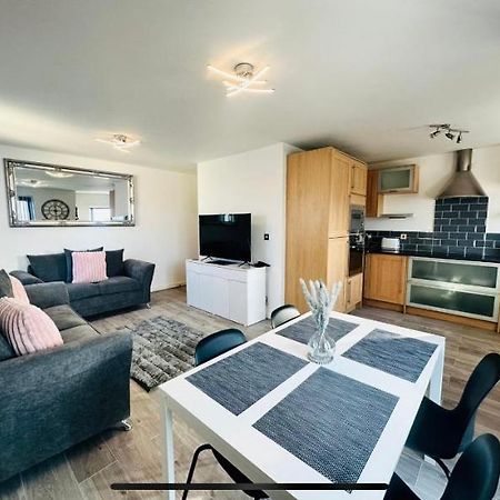 2 Bed Modern Apartment Swansea Dış mekan fotoğraf