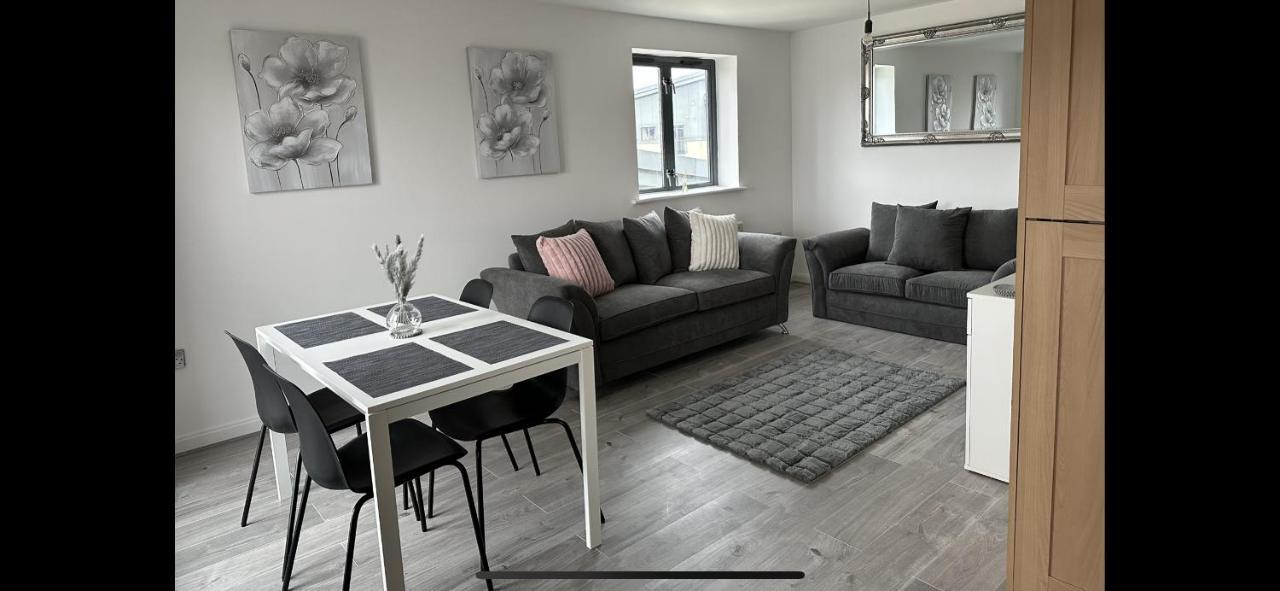 2 Bed Modern Apartment Swansea Dış mekan fotoğraf