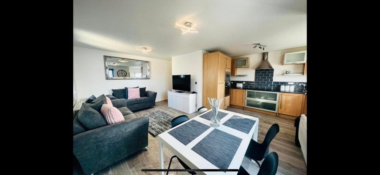 2 Bed Modern Apartment Swansea Dış mekan fotoğraf