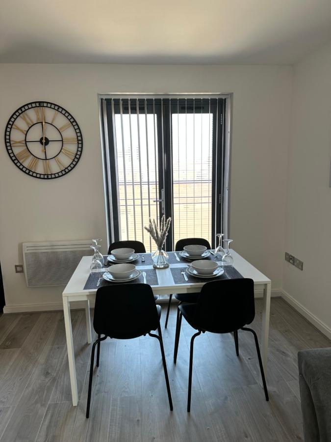 2 Bed Modern Apartment Swansea Dış mekan fotoğraf